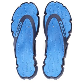 Сланцы и сандалии